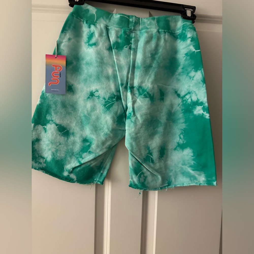 NWT Warm Fun Tie-Dye EMERALD Green SKATER Shorts SIZE medium - Picture 3 of 7